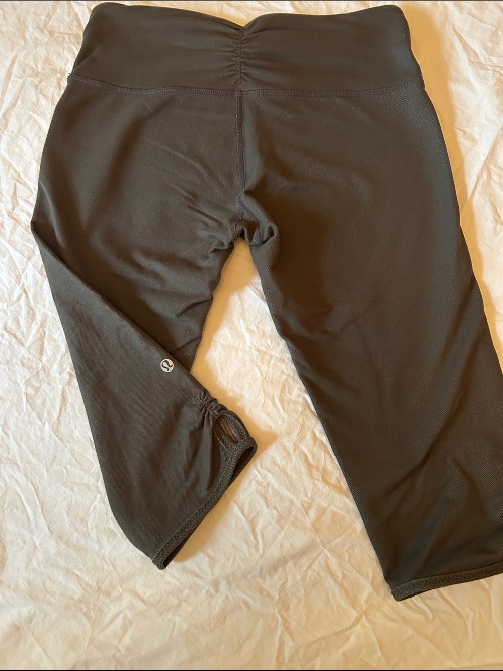 Lululemon Military Green  Cropped Athletic Leggings size 6